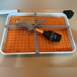Orange HOCUS POCUS Baking Tray with Black Spatula